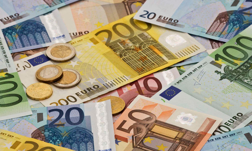 Євро оновив історичний максимум: офіційний курс валют на 15 квітня